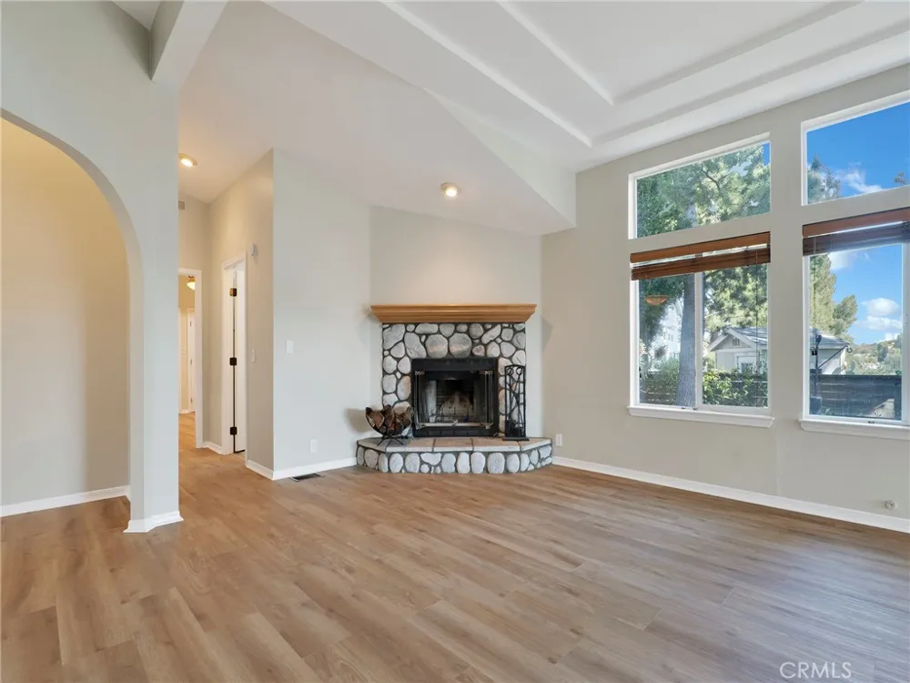 126 Pueblo Lane Topanga, CA 90290