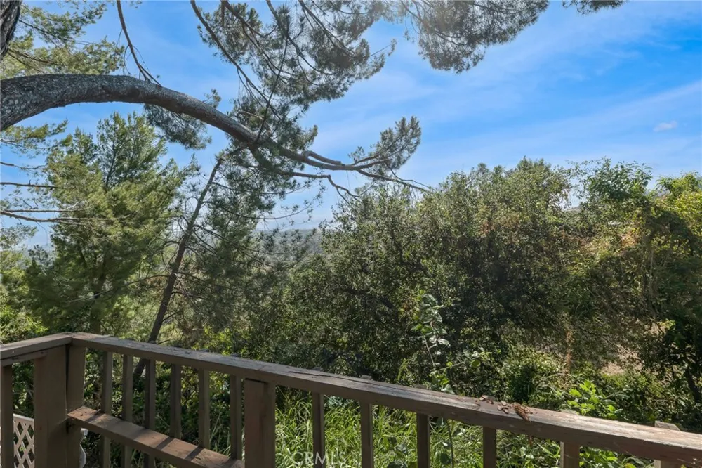 126 Pueblo Lane Topanga, CA 90290