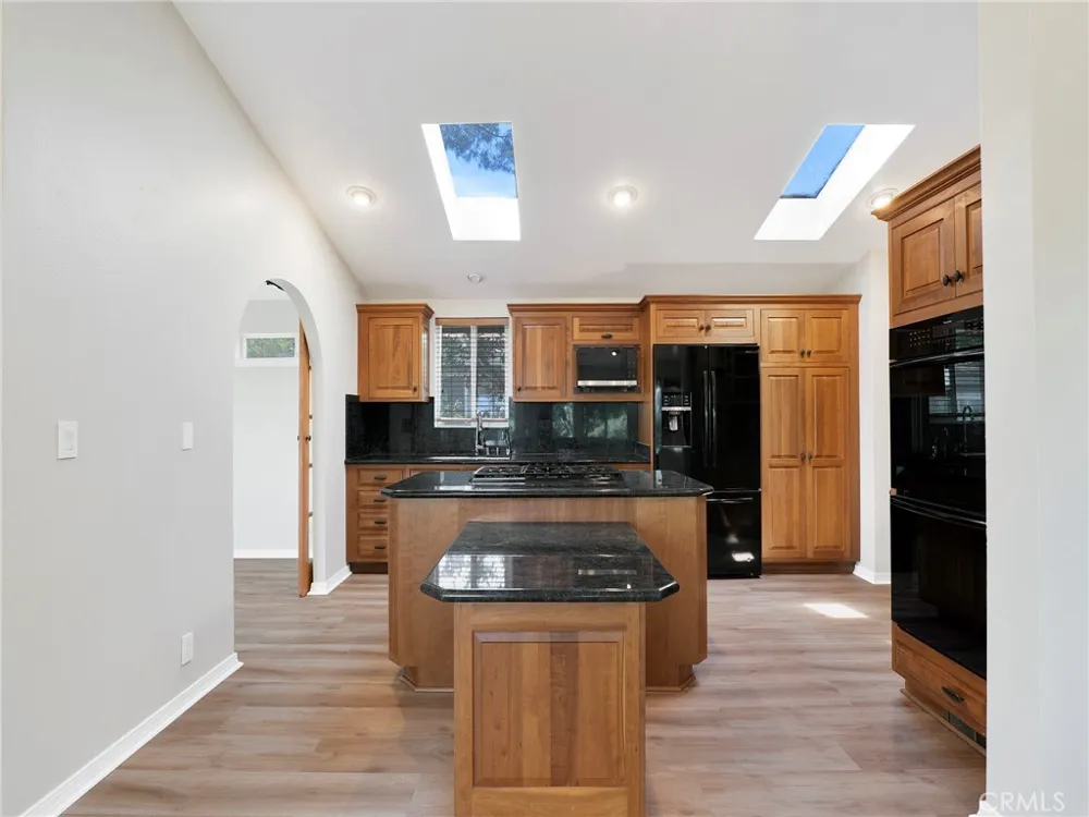 126 Pueblo Lane Topanga, CA 90290