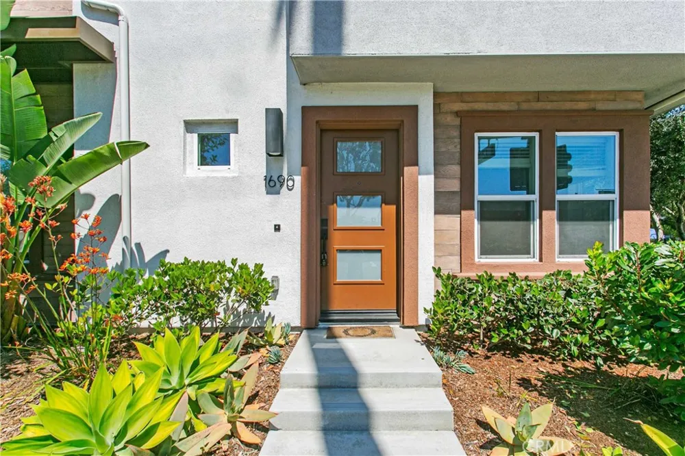 1690 S Lewis Street Anaheim, CA 92805