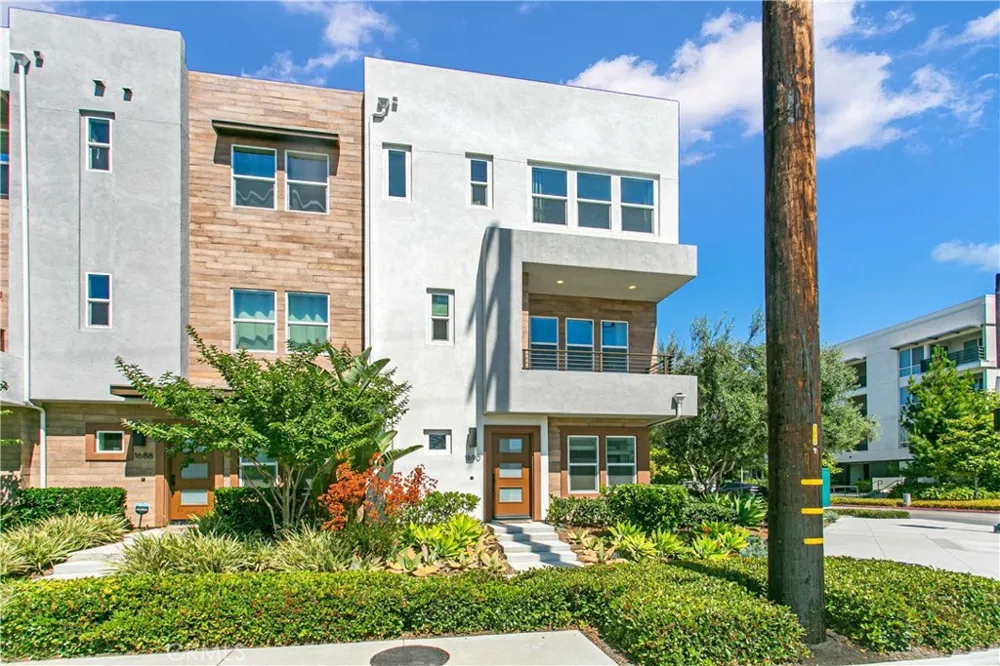 1690 S Lewis Street Anaheim, CA 92805