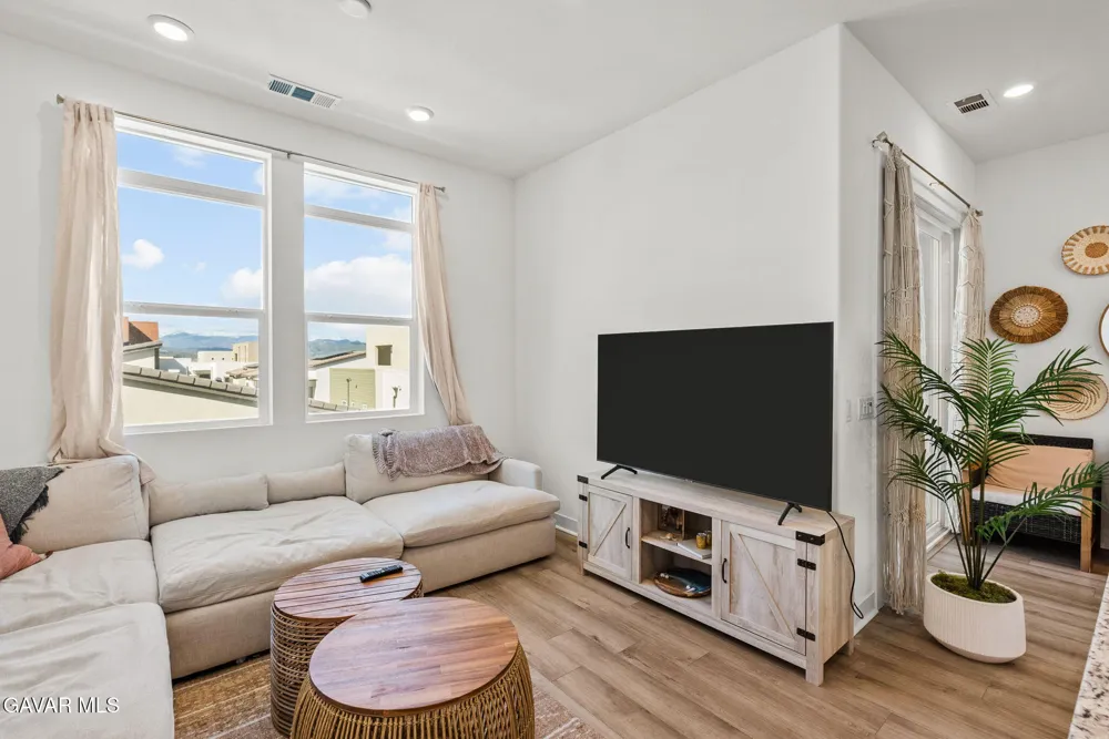 27466 Mercantile Court #Unit 303 Valencia, CA 91381
