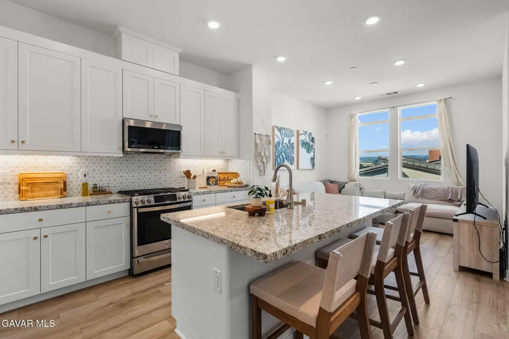27466 Mercantile Court #Unit 303 Valencia, CA 91381