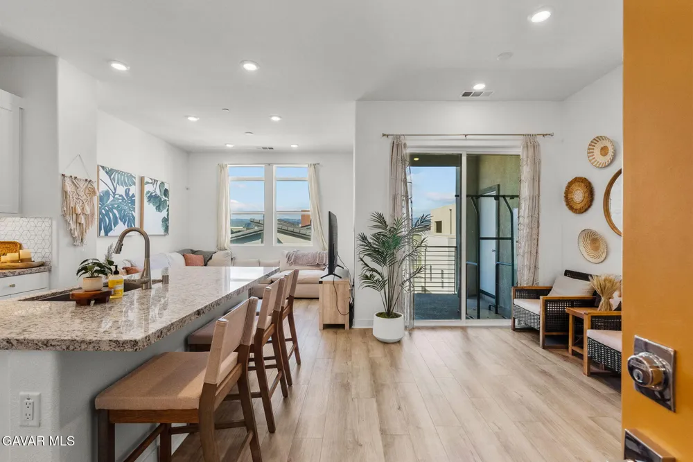 27466 Mercantile Court #Unit 303 Valencia, CA 91381
