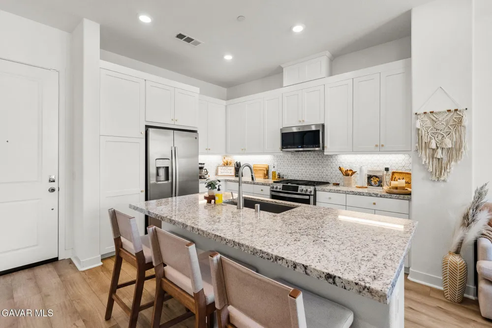 27466 Mercantile Court #Unit 303 Valencia, CA 91381