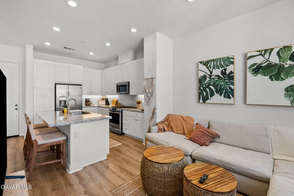 27466 Mercantile Court #Unit 303 Valencia, CA 91381