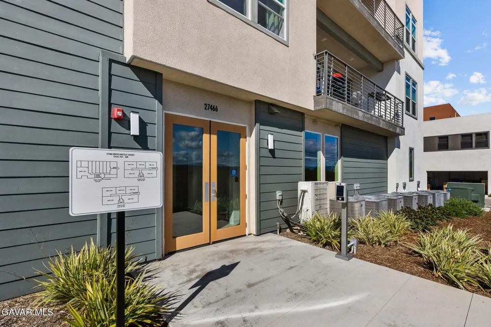 27466 Mercantile Court #Unit 303 Valencia, CA 91381