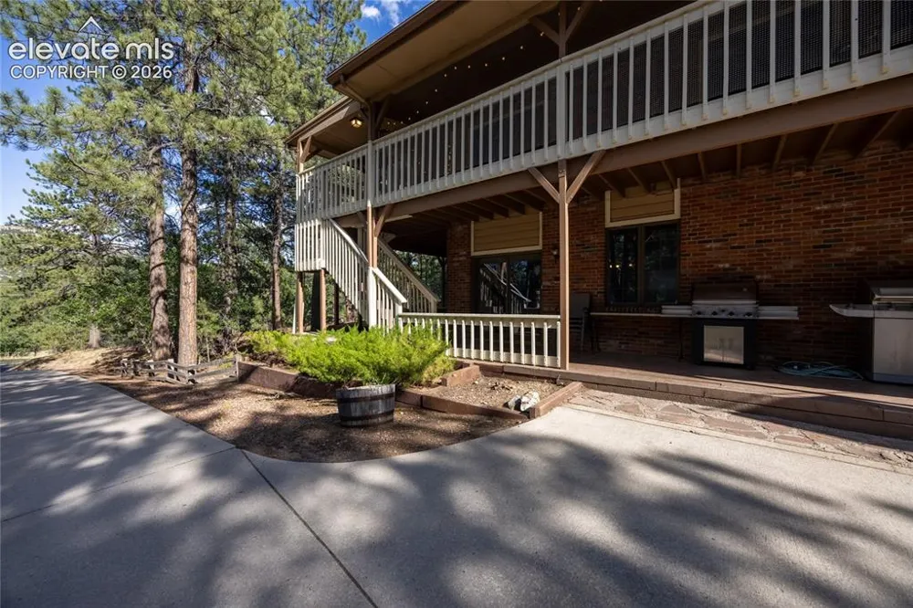 545 Tenderfoot Drive Larkspur, CO 80118