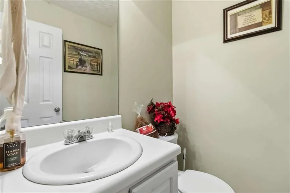 342 Tara Commons Circle Loganville, GA 30052