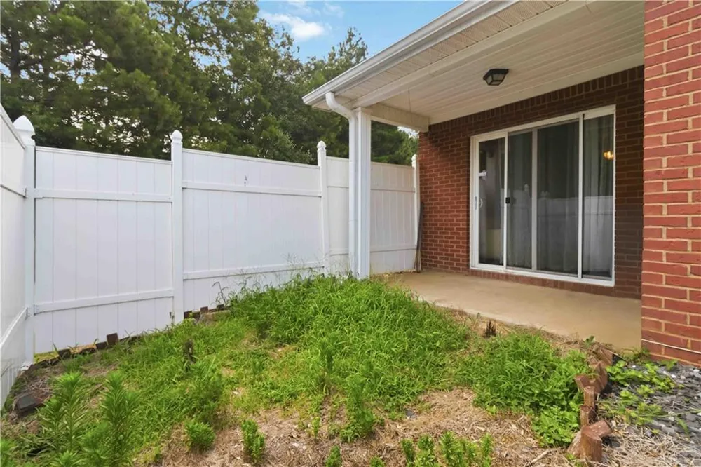 342 Tara Commons Circle Loganville, GA 30052
