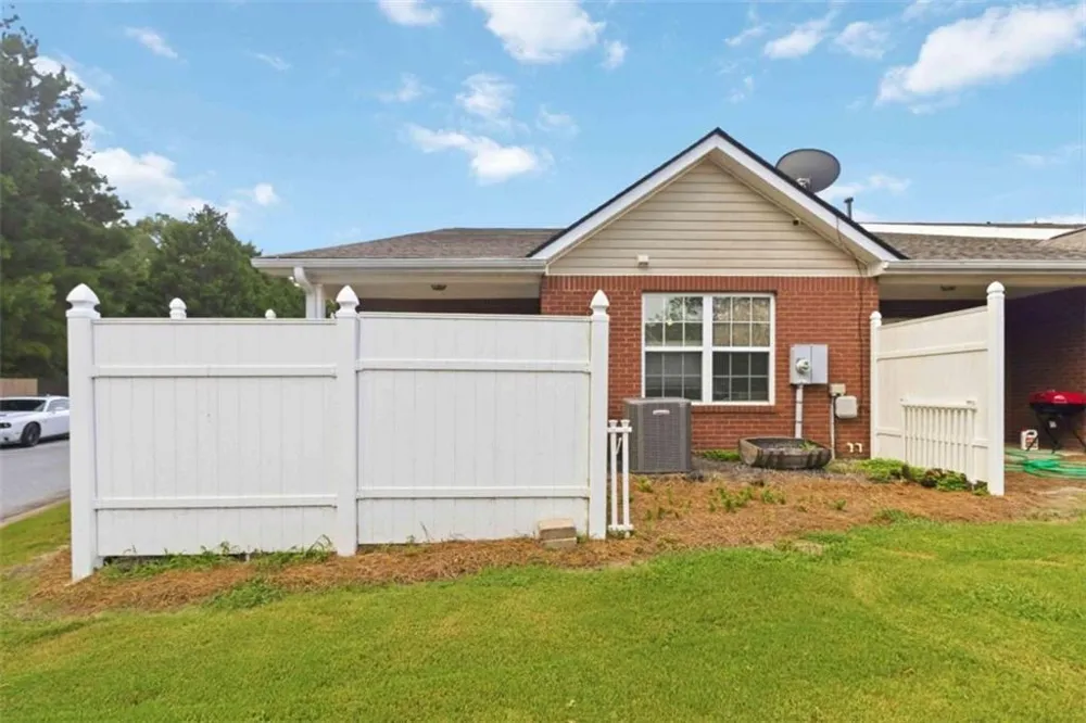 342 Tara Commons Circle Loganville, GA 30052