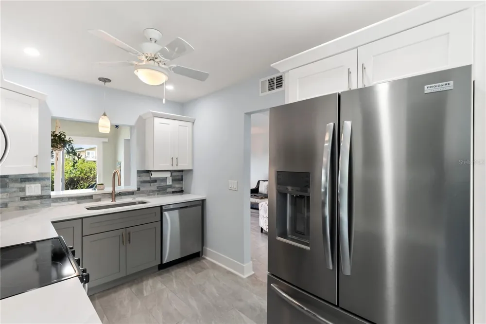 1 WINDRUSH BOULEVARD #63 Indian Rocks Beach, FL 33785