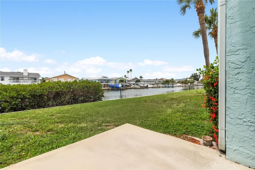 1 WINDRUSH BOULEVARD #63 Indian Rocks Beach, FL 33785