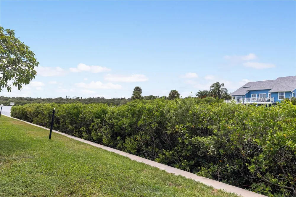 1 WINDRUSH BOULEVARD #63 Indian Rocks Beach, FL 33785
