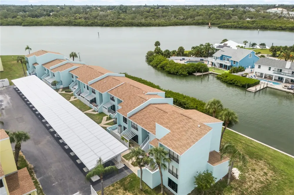 1 WINDRUSH BOULEVARD #63 Indian Rocks Beach, FL 33785