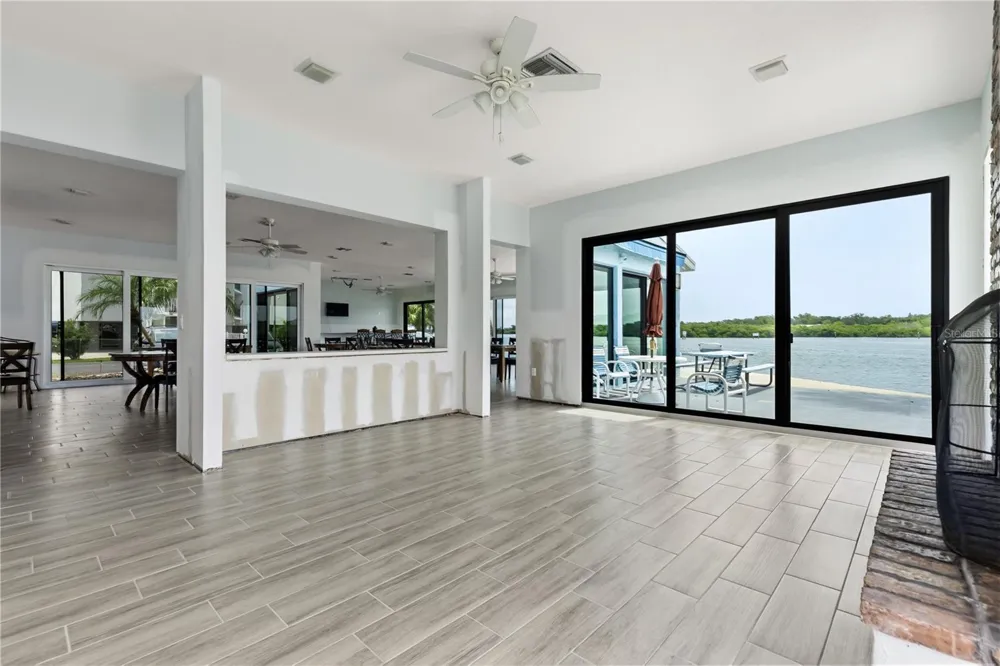 1 WINDRUSH BOULEVARD #63 Indian Rocks Beach, FL 33785