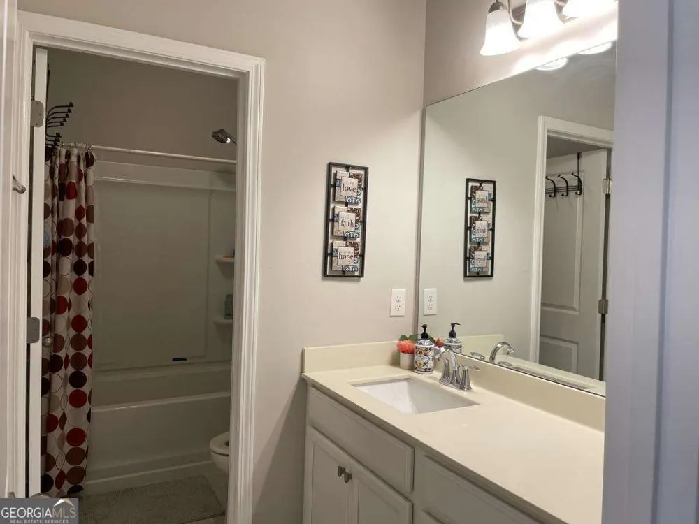 2415 Matlin WAY Buford, GA 30519