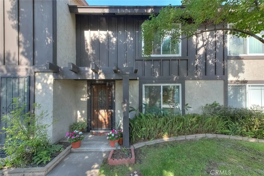 11209 Lambert Stanton, CA 90680