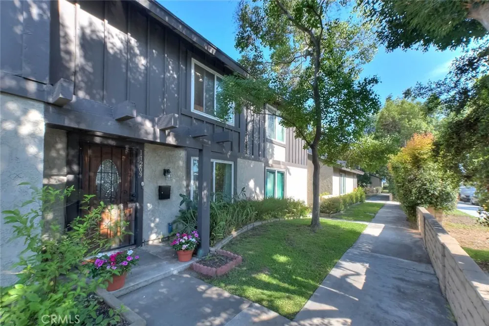 11209 Lambert Stanton, CA 90680