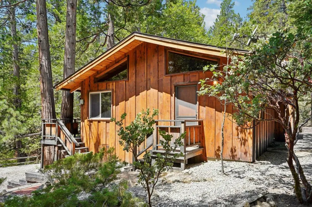 25425 Skyline Way Idyllwild, CA 92549