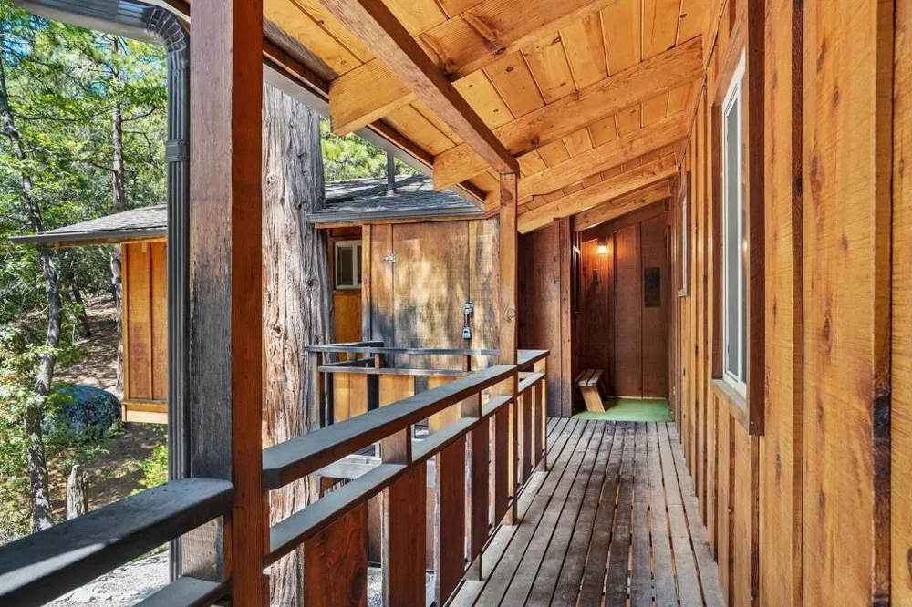 25425 Skyline Way Idyllwild, CA 92549
