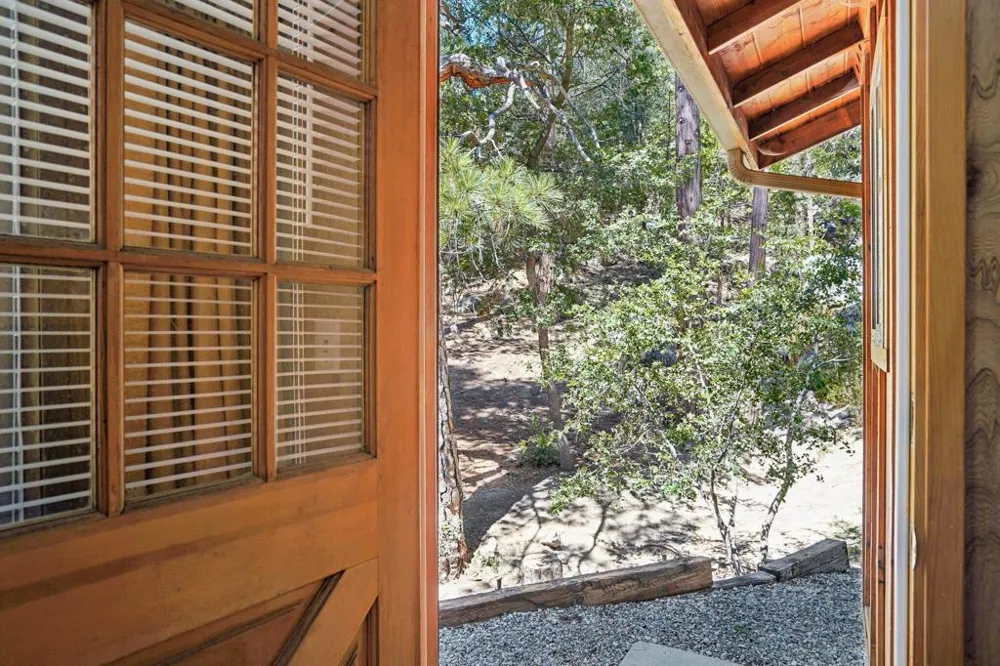 25425 Skyline Way Idyllwild, CA 92549