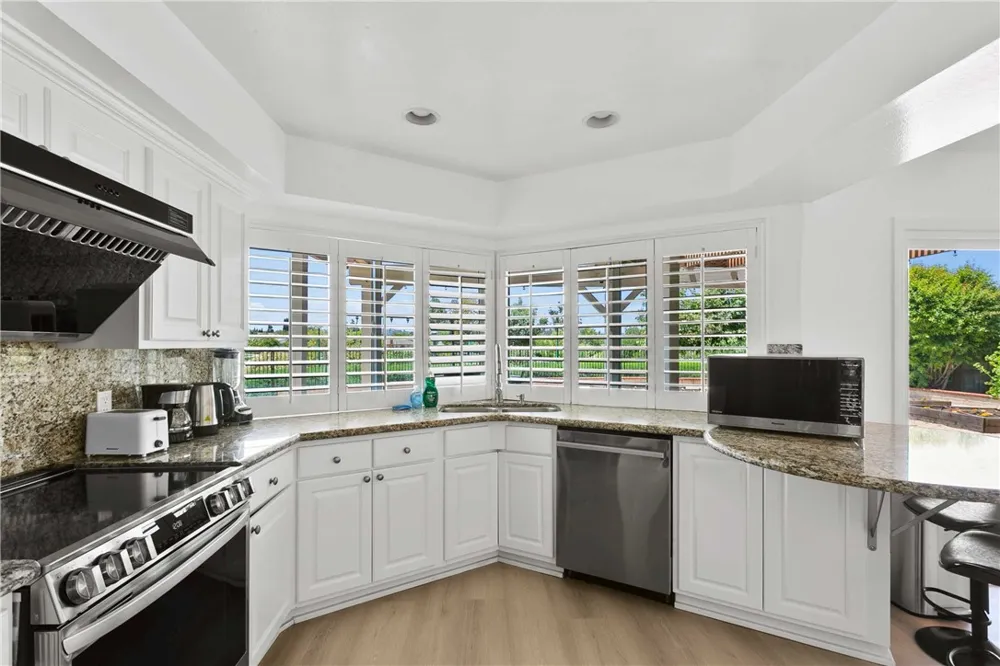 24282 Sunnybrook Circle Lake Forest, CA 92630