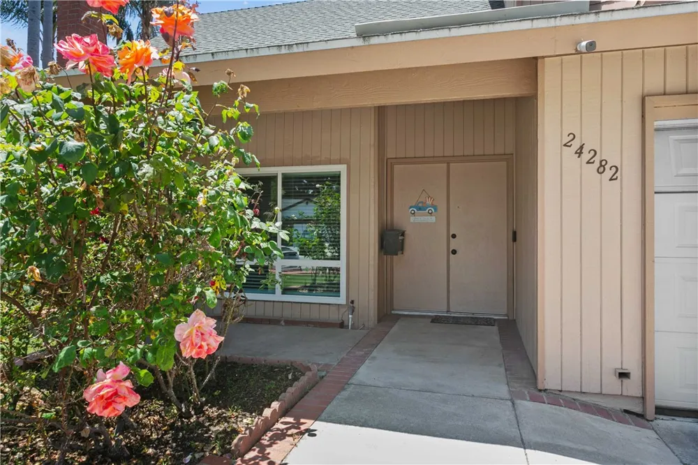 24282 Sunnybrook Circle Lake Forest, CA 92630