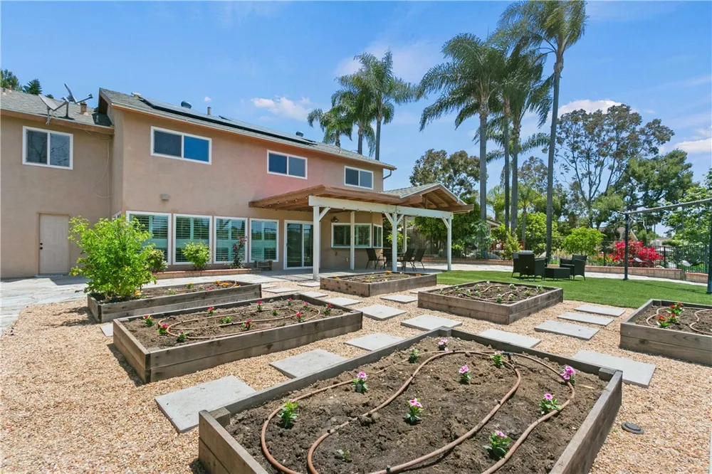 24282 Sunnybrook Circle Lake Forest, CA 92630