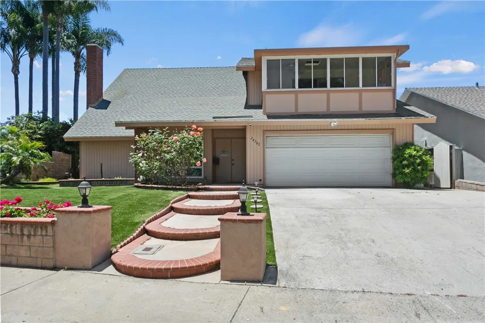24282 Sunnybrook Circle Lake Forest, CA 92630