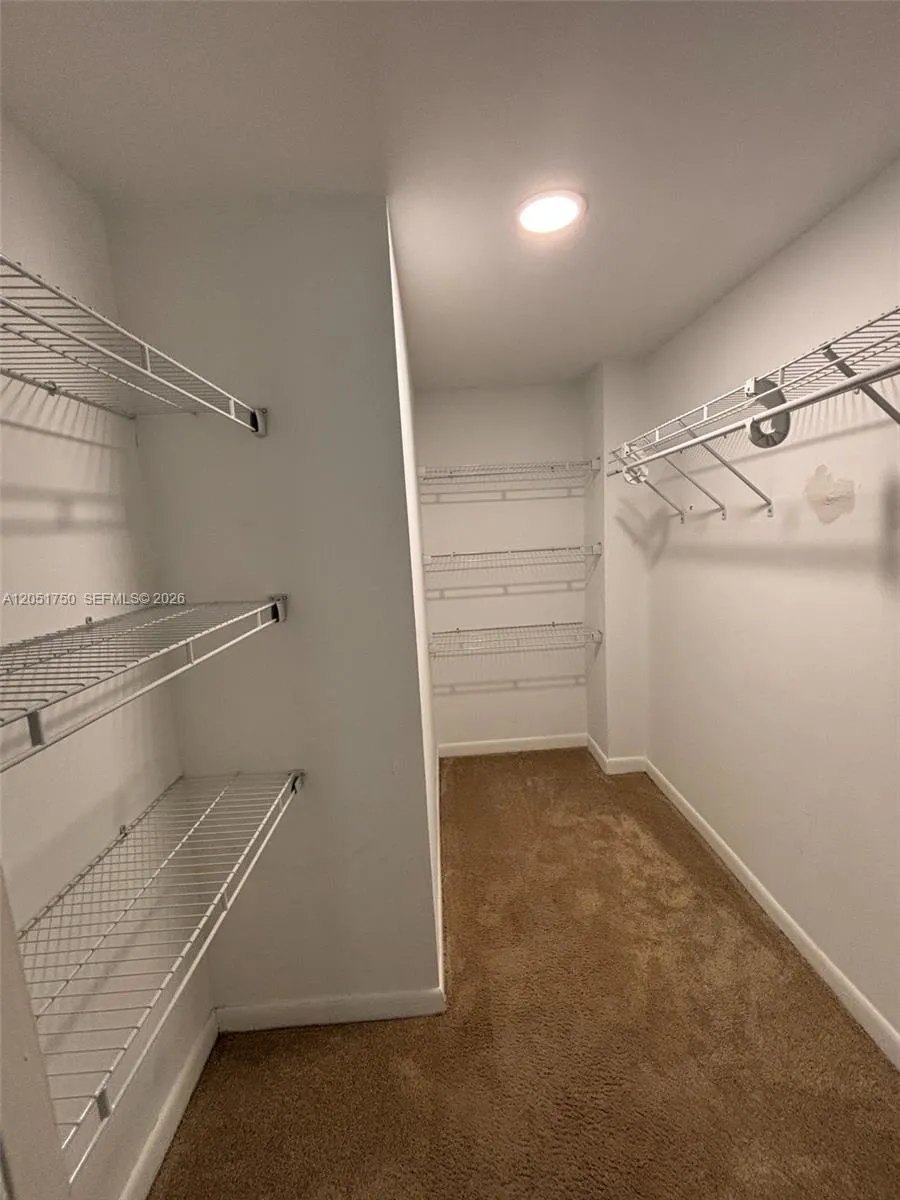 250 Jacaranda Dr #302 Plantation, FL 33324