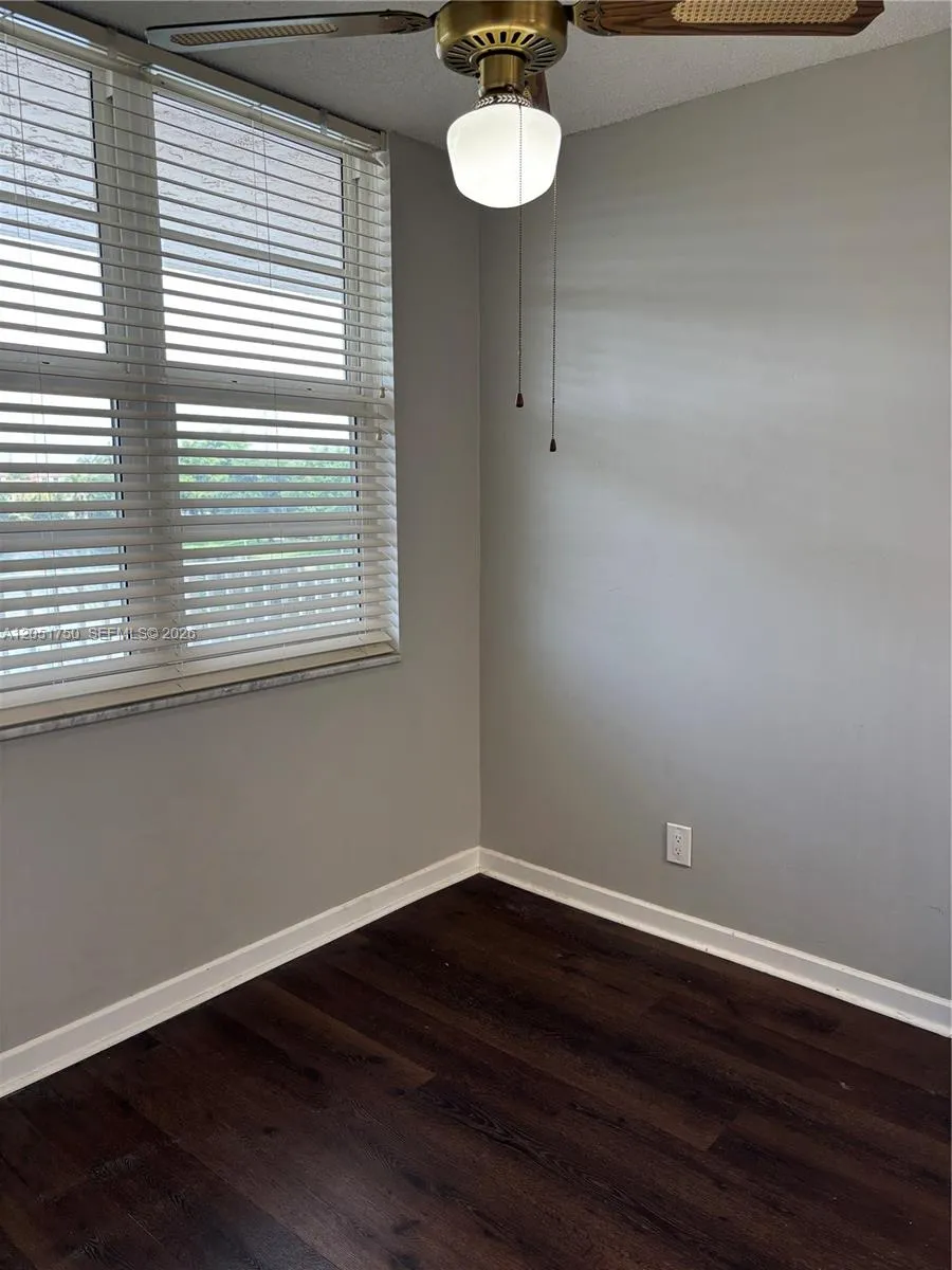 250 Jacaranda Dr #302 Plantation, FL 33324