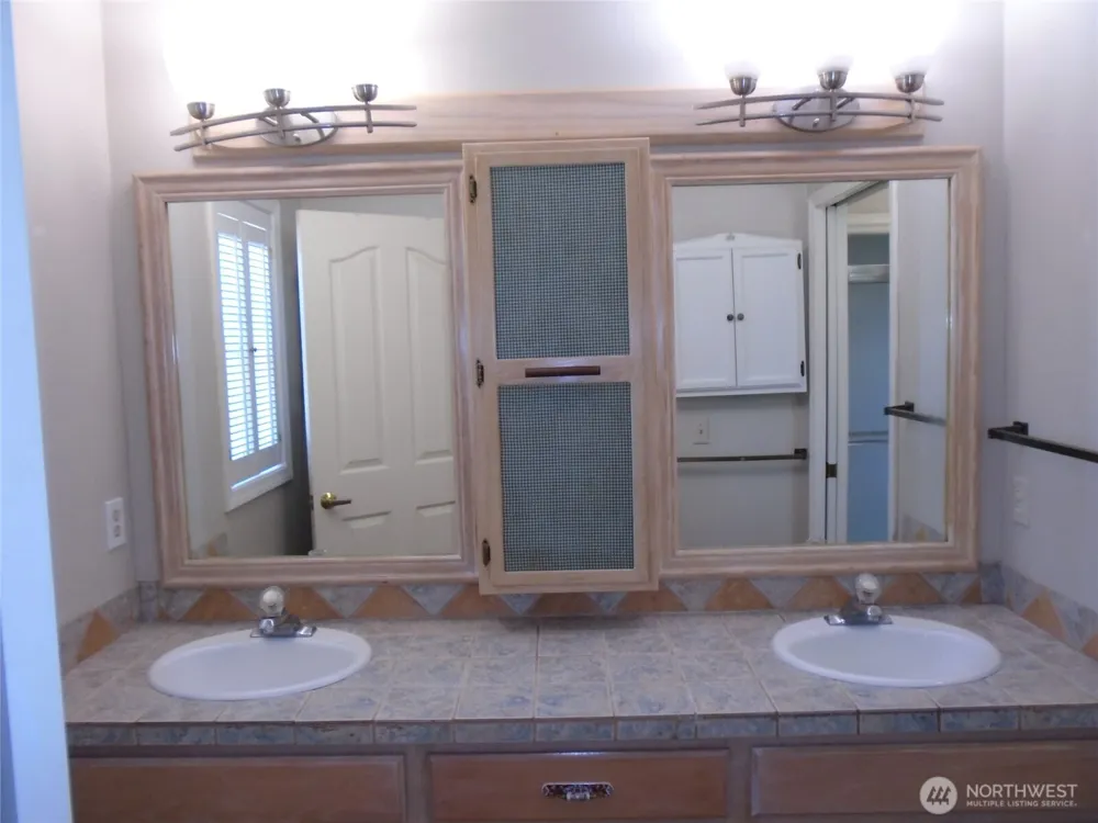145 Emerald Drive Sequim, WA 98382