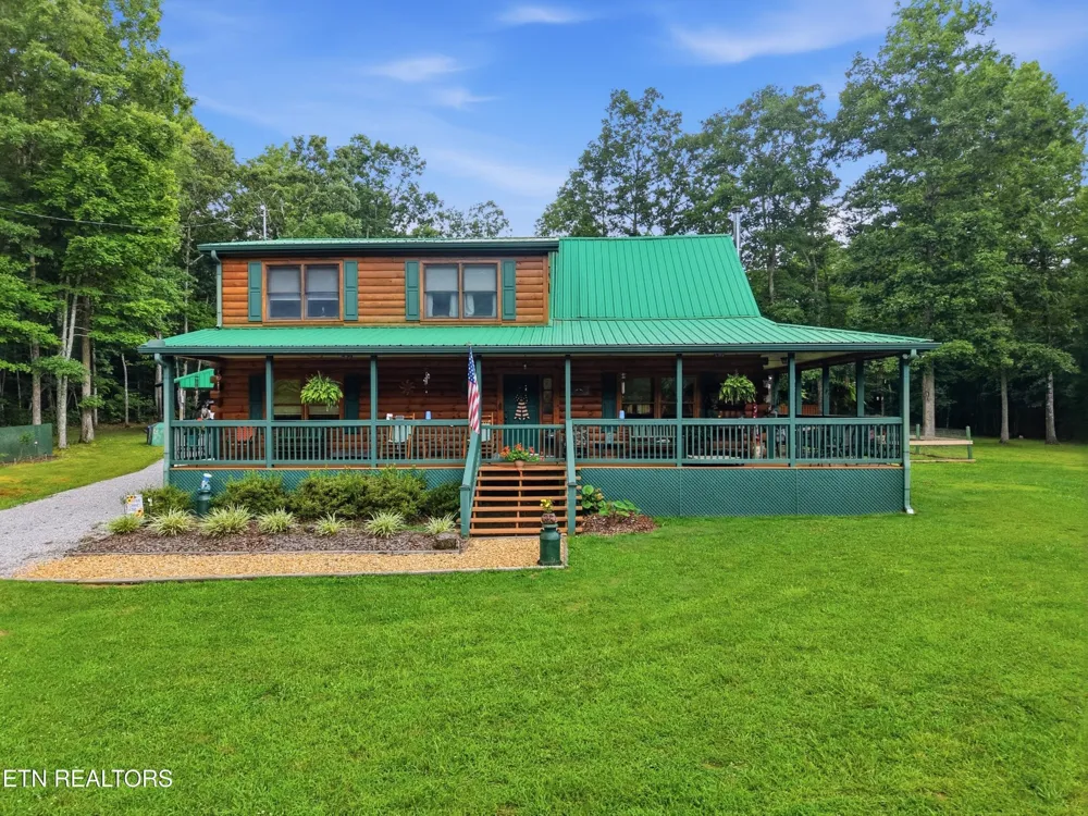 246 Cross Drive Monterey, TN 38574