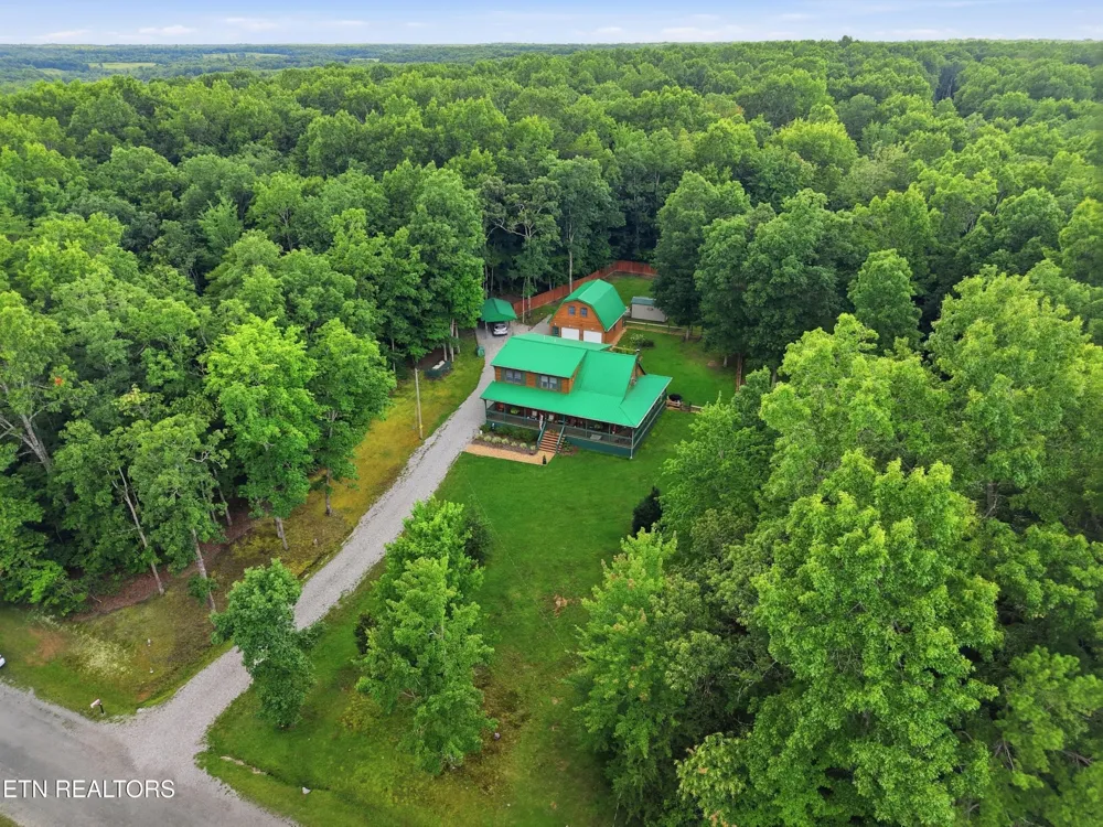 246 Cross Drive Monterey, TN 38574