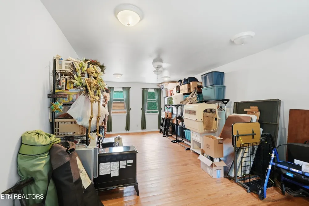 246 Cross Drive Monterey, TN 38574