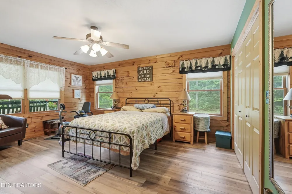 246 Cross Drive Monterey, TN 38574