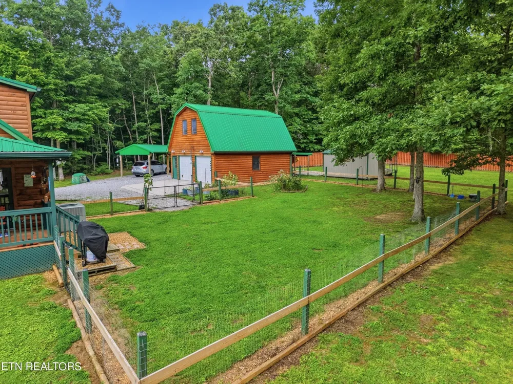 246 Cross Drive Monterey, TN 38574