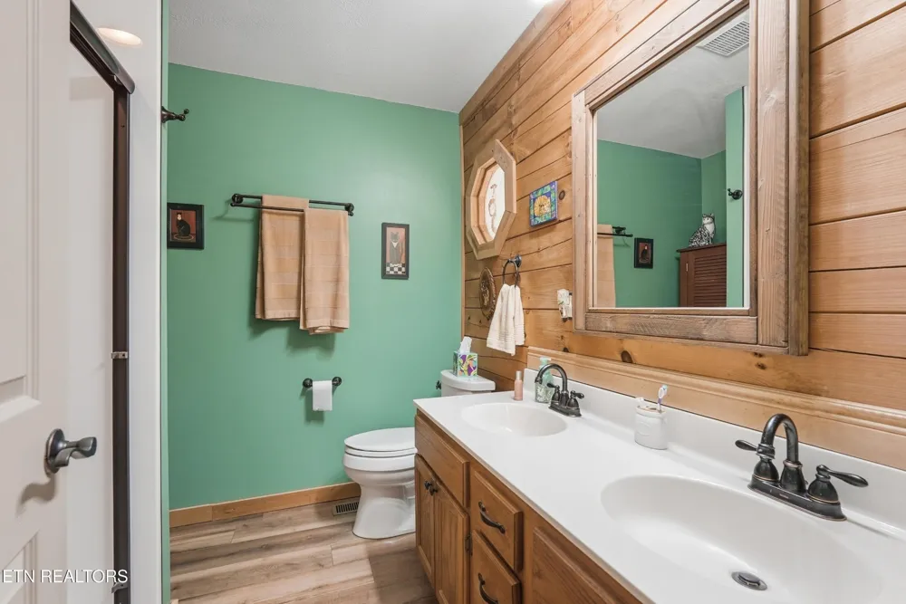 246 Cross Drive Monterey, TN 38574