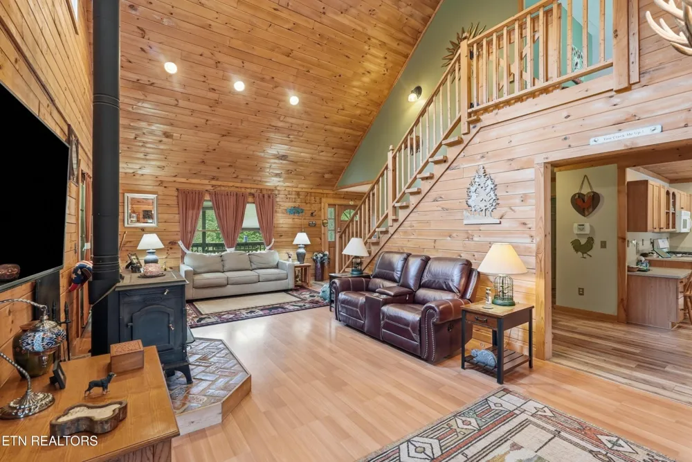 246 Cross Drive Monterey, TN 38574