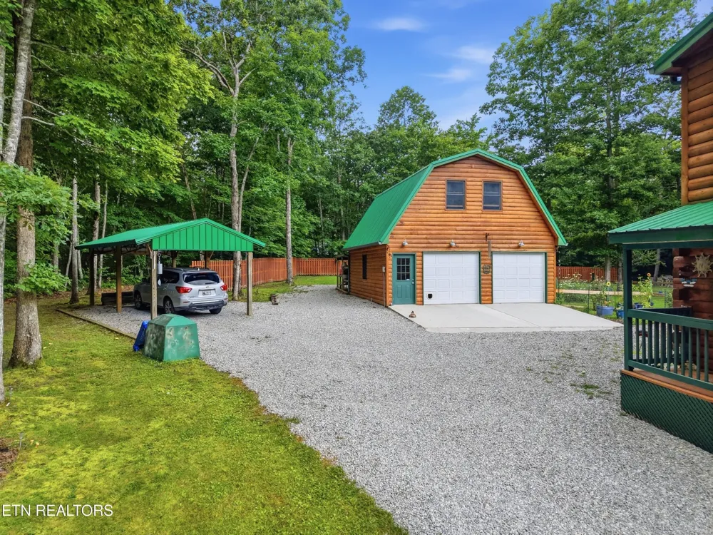 246 Cross Drive Monterey, TN 38574