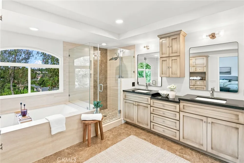 29572 Michelis Laguna Niguel, CA 92677