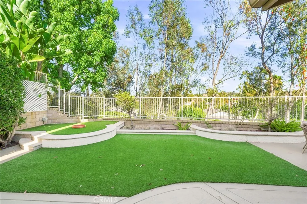 29572 Michelis Laguna Niguel, CA 92677