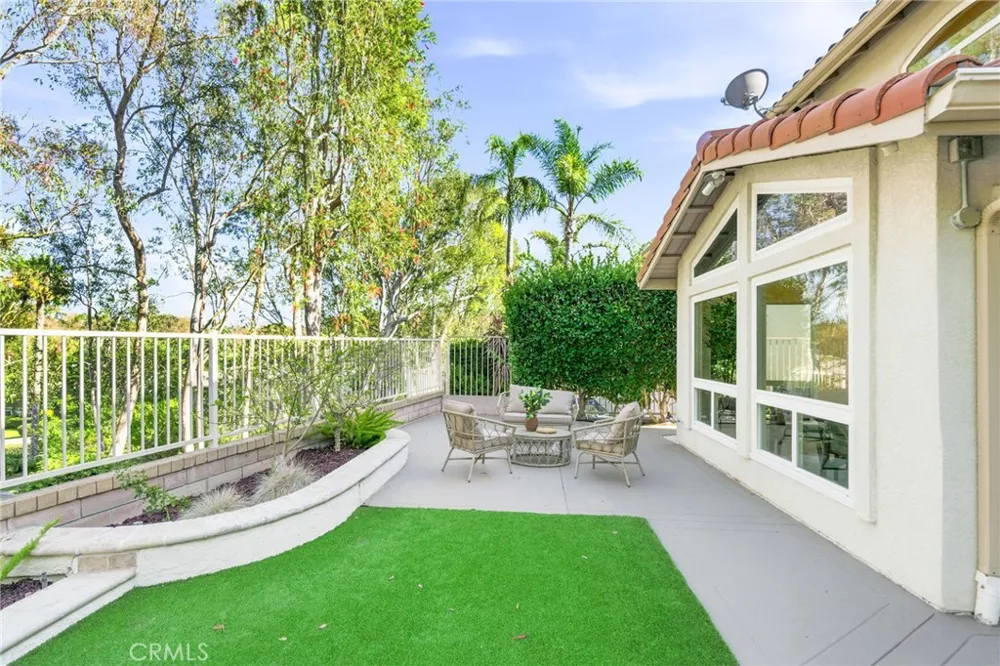 29572 Michelis Laguna Niguel, CA 92677