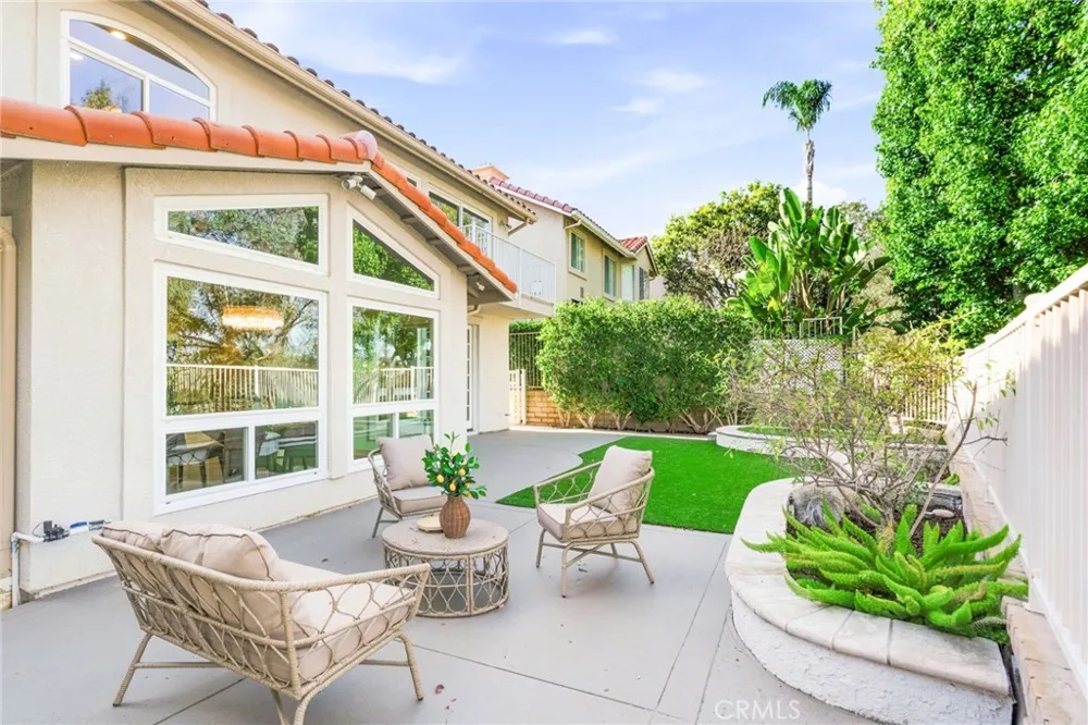 29572 Michelis Laguna Niguel, CA 92677