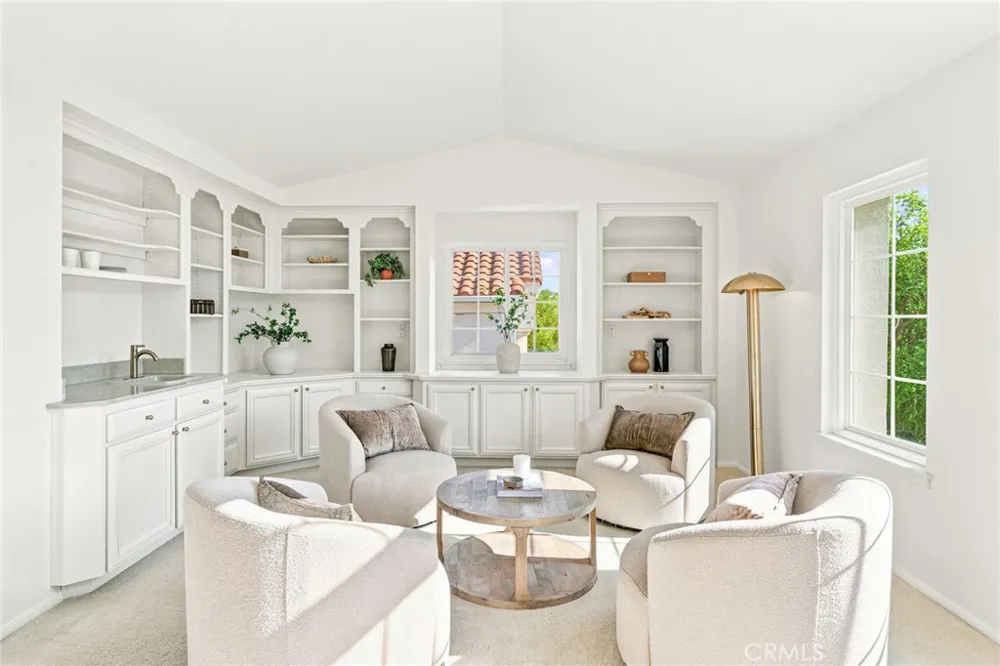 29572 Michelis Laguna Niguel, CA 92677
