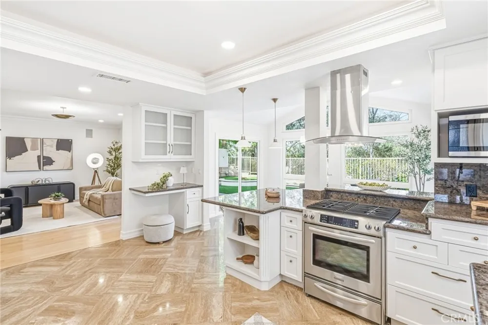 29572 Michelis Laguna Niguel, CA 92677