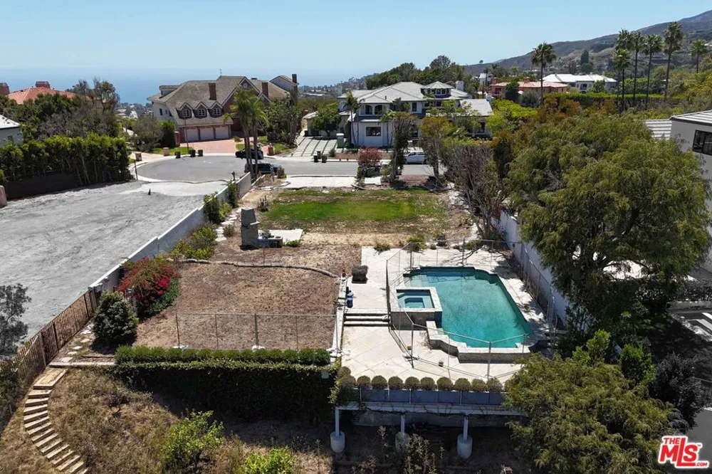 1467 Via Cresta Los Angeles, CA 90272