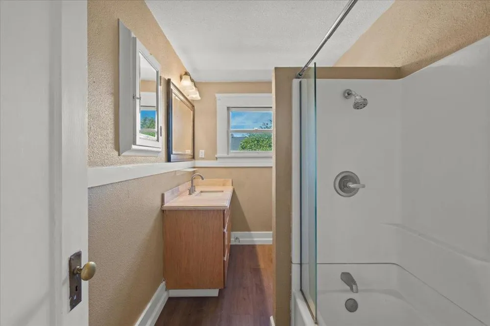 111 5th Street Gilroy, CA 95020