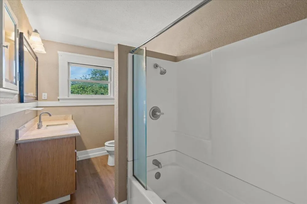 111 5th Street Gilroy, CA 95020